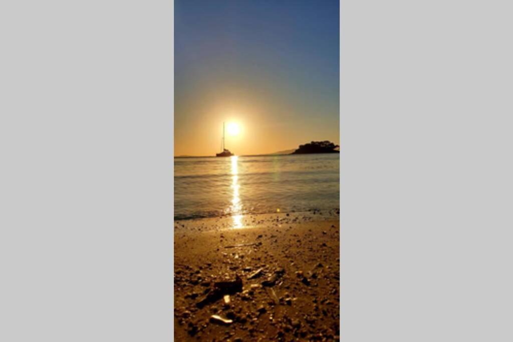 Face Mer Entre Plage Et Marina Bormes-les-Mimosas Extérieur photo