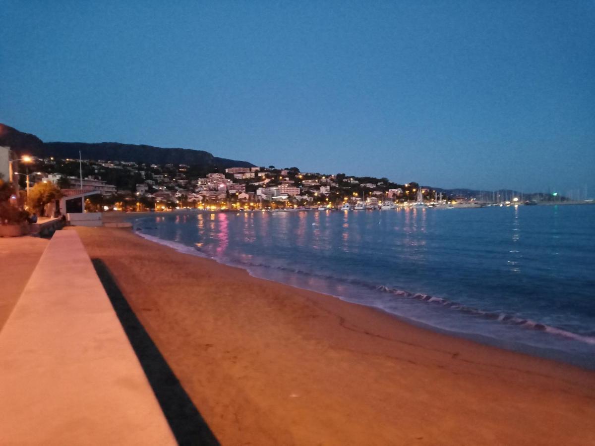Face Mer Entre Plage Et Marina Bormes-les-Mimosas Extérieur photo